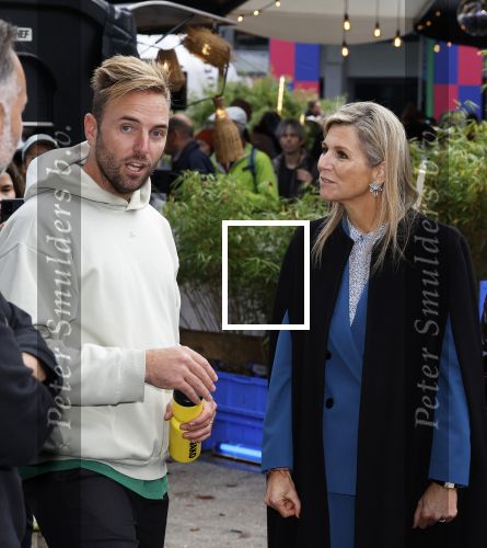 Eindhoven 26 oktober 2023
Koningin Maxima op bezok bij de dutch design week in Eindhoven . Maxima had haar goede vriendin Mariska Dietz mee genomen . Mariska Heeft paleis huis Den Bosch ingericht . Jochem Goedhals