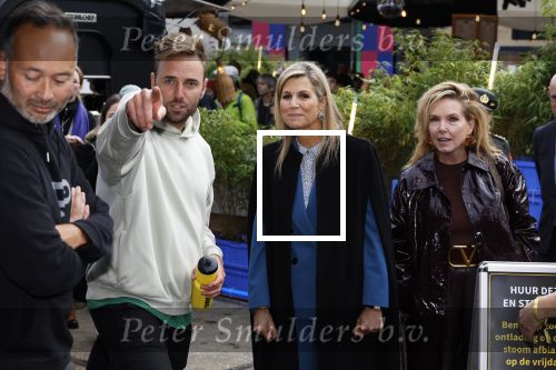 Eindhoven 26 oktober 2023
Koningin Maxima op bezok bij de dutch design week in Eindhoven . Maxima had haar goede vriendin Mariska Dietz mee genomen . Mariska Heeft paleis huis Den Bosch ingericht . Jochem Goedhals