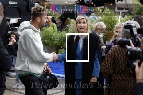 Eindhoven 26 oktober 2023
Koningin Maxima op bezok bij de dutch design week in Eindhoven . Maxima had haar goede vriendin Mariska Dietz mee genomen . Mariska Heeft paleis huis Den Bosch ingericht . Jochem Goedhals
