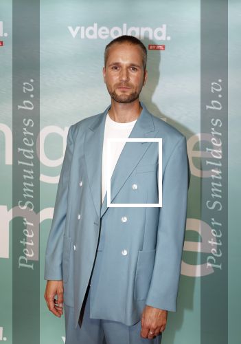 Amsterdam 10 oktober 2023
Premiere een grote familie in Tuschinski . Vidoeland gaat het uitzenden. Lykele Muus met vriendin