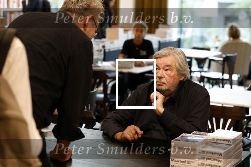Utrecht 29 september 2023
Boekpresentatie Maarten v Rossem . Ook Philip Freriks kwam even kijken . De presentatie was bij boekhandel Broese