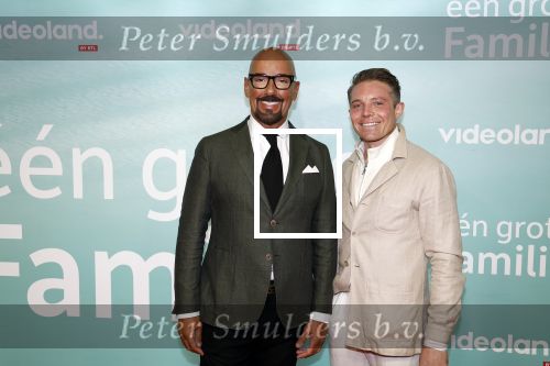 Amsterdam 10 oktober 2023
Premiere een grote familie in Tuschinski . Vidoeland gaat het uitzenden. maik de Boer met een kennis