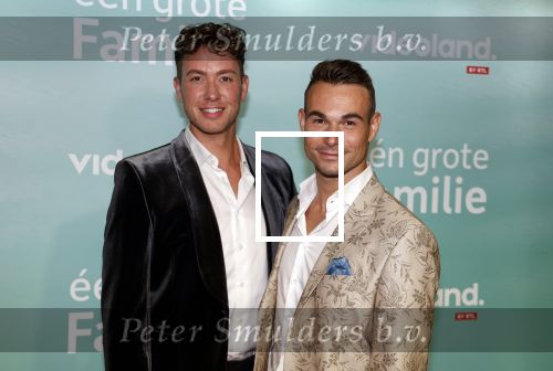Amsterdam 10 oktober 2023
Premiere een grote familie in Tuschinski . Vidoeland gaat het uitzenden. Marvin Pool met partner
