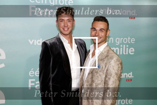Amsterdam 10 oktober 2023
Premiere een grote familie in Tuschinski . Vidoeland gaat het uitzenden. Marvin Pool met partner