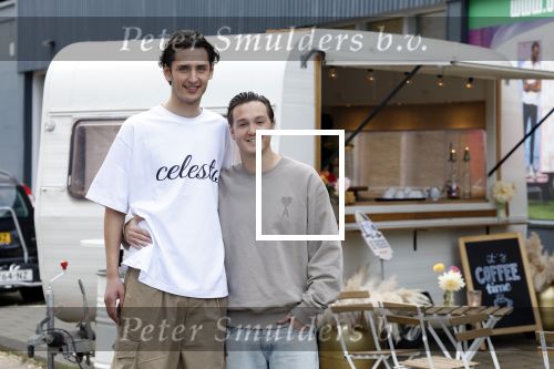Amsterdam 31 oktober 2023
Danny Froger met partner Ann Dominique Wilten en dochter Fallon, Maxim Froger met partner Ruby van Wanrooij, Natasja Froger met partner Rene Froger, Didier Froger met partner Sammy Verheij en Natascha Froger met partner Matthijs met dochters tijdens de speciale Lunch Screening van De Frogers: Happy Campers van TLC bij Outside Inn te Amsterdam