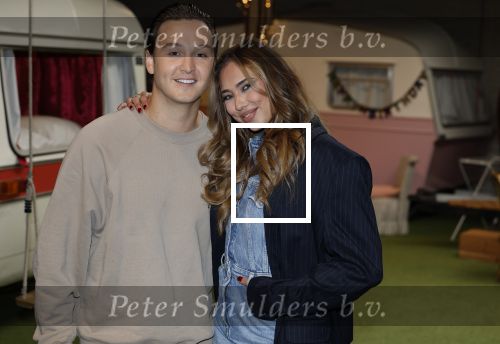 Amsterdam 31 oktober 2023
Danny Froger met partner Ann Dominique Wilten en dochter Fallon, Maxim Froger met partner Ruby van Wanrooij, Natasja Froger met partner Rene Froger, Didier Froger met partner Sammy Verheij en Natascha Froger met partner Matthijs met dochters tijdens de speciale Lunch Screening van De Frogers: Happy Campers van TLC bij Outside Inn te Amsterdam