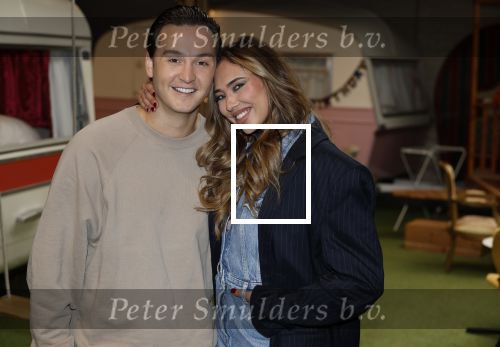 Amsterdam 31 oktober 2023
Danny Froger met partner Ann Dominique Wilten en dochter Fallon, Maxim Froger met partner Ruby van Wanrooij, Natasja Froger met partner Rene Froger, Didier Froger met partner Sammy Verheij en Natascha Froger met partner Matthijs met dochters tijdens de speciale Lunch Screening van De Frogers: Happy Campers van TLC bij Outside Inn te Amsterdam