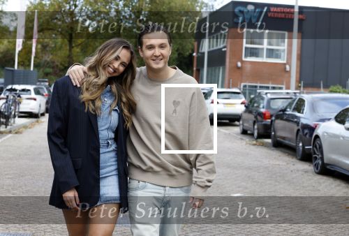 Amsterdam 31 oktober 2023
Danny Froger met partner Ann Dominique Wilten en dochter Fallon, Maxim Froger met partner Ruby van Wanrooij, Natasja Froger met partner Rene Froger, Didier Froger met partner Sammy Verheij en Natascha Froger met partner Matthijs met dochters tijdens de speciale Lunch Screening van De Frogers: Happy Campers van TLC bij Outside Inn te Amsterdam