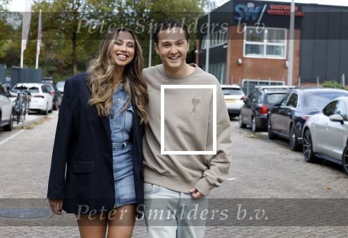 Amsterdam 31 oktober 2023
Danny Froger met partner Ann Dominique Wilten en dochter Fallon, Maxim Froger met partner Ruby van Wanrooij, Natasja Froger met partner Rene Froger, Didier Froger met partner Sammy Verheij en Natascha Froger met partner Matthijs met dochters tijdens de speciale Lunch Screening van De Frogers: Happy Campers van TLC bij Outside Inn te Amsterdam