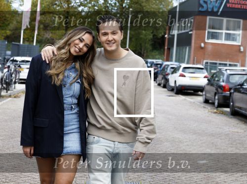 Amsterdam 31 oktober 2023
Danny Froger met partner Ann Dominique Wilten en dochter Fallon, Maxim Froger met partner Ruby van Wanrooij, Natasja Froger met partner Rene Froger, Didier Froger met partner Sammy Verheij en Natascha Froger met partner Matthijs met dochters tijdens de speciale Lunch Screening van De Frogers: Happy Campers van TLC bij Outside Inn te Amsterdam.