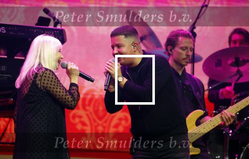 Tilburg 2 oktober 2023
Buma Prijzen in 013 in Tilburg .
Zangeres Mieke zingt samen met Marco Schuitmaker het liedje Engelbewaarder.