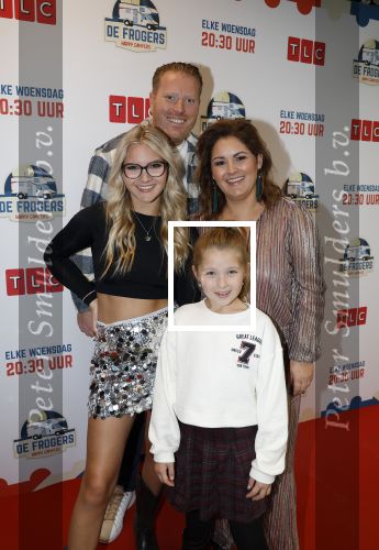 Amsterdam 31 oktober 2023
Danny Froger met partner Ann Dominique Wilten en dochter Fallon, Maxim Froger met partner Ruby van Wanrooij, Natasja Froger met partner Rene Froger, Didier Froger met partner Sammy Verheij en Natascha Froger met partner Matthijs met dochters tijdens de speciale Lunch Screening van De Frogers: Happy Campers van TLC bij Outside Inn te Amsterdam