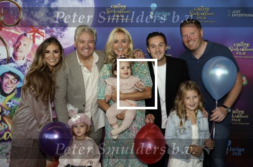 Amsterdam 30 september 2023
Premiere de Grote sinterklaasfilm in Pathe Noord.
Rene froger en Maxime Froger zitten in de film . Natasja Froger en hun kleinkinderen kwamen mee op de rode loper