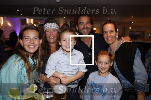 Hilversum 7 oktober 2023
Presentatie nieuwe magazine van Nicole des Bouvrie bij  Theater Gooiland. Nicole des Bouvrie met kinderen en kleinkinderen