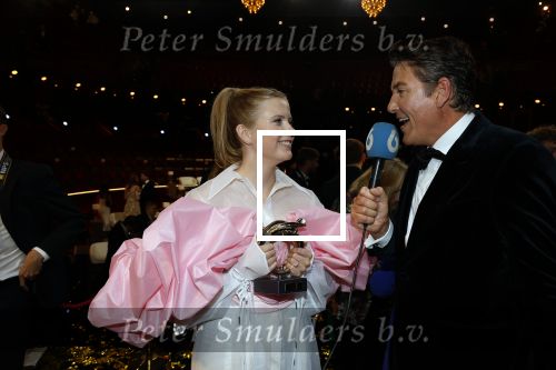Amsterdam 12 oktober 2023
Televizierring 2023 in Carre .
Noa Vahle won de prijs voor talent van het jaar. Noa Vahle en Bart Ettekoven