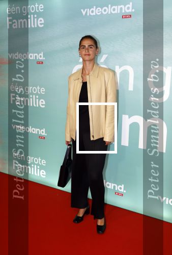 Amsterdam 10 oktober 2023
Premiere een grote familie in Tuschinski . Vidoeland gaat het uitzenden. Olivia Lonsdale met partner