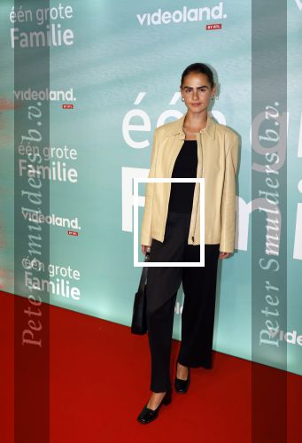 Amsterdam 10 oktober 2023
Premiere een grote familie in Tuschinski . Vidoeland gaat het uitzenden. Olivia Lonsdale met partner