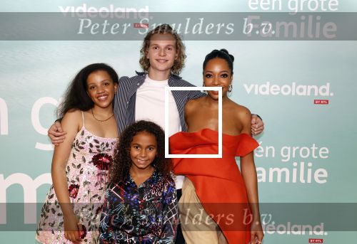Amsterdam 10 oktober 2023
Premiere een grote familie in Tuschinski . Vidoeland gaat het uitzenden. Oskar Transue Joy Delima Noelle Simson