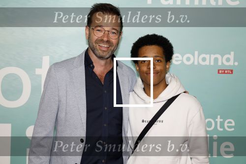Amsterdam 10 oktober 2023
Premiere een grote familie in Tuschinski . Vidoeland gaat het uitzenden. Peter v d Vorst met zoon