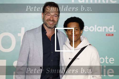 Amsterdam 10 oktober 2023
Premiere een grote familie in Tuschinski . Vidoeland gaat het uitzenden. Peter v d Vorst met zoon