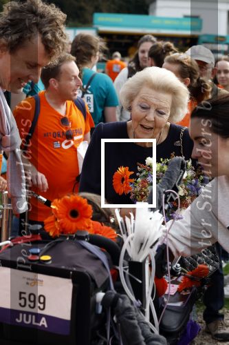 Soestdijk 7 oktober 2023
Prinses Beatrix is bij de walk voor het spierfonds waarvan de finish bij Paleis Soestdijk is.