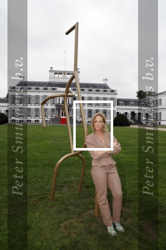 Soestdijk 11 oktober 2023
 Prinses Margarita de Bourbon de Parme poseert voorafgaand aan de opening van de tentoonstelling De vrouwen van Soestdijk op Paleis Soestdijk. In de tentoonstelling staan de vrouwen die het paleis gevormd hebben en er verbleven centraal, onder wie koningin Juliana, koningin-regentes Emma van Waldeck-Pyrmont en prinses