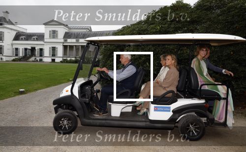 Soestdijk 11 oktober 2023
 Prinses Margarita de Bourbon de Parme poseert voorafgaand aan de opening van de tentoonstelling De vrouwen van Soestdijk op Paleis Soestdijk. In de tentoonstelling staan de vrouwen die het paleis gevormd hebben en er verbleven centraal, onder wie koningin Juliana, koningin-regentes Emma van Waldeck-Pyrmont en prinses