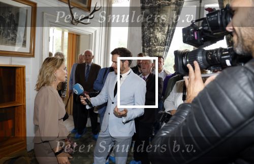 Soestdijk 11 oktober 2023
 Prinses Margarita de Bourbon de Parme poseert voorafgaand aan de opening van de tentoonstelling De vrouwen van Soestdijk op Paleis Soestdijk. In de tentoonstelling staan de vrouwen die het paleis gevormd hebben en er verbleven centraal, onder wie koningin Juliana, koningin-regentes Emma van Waldeck-Pyrmont en prinses