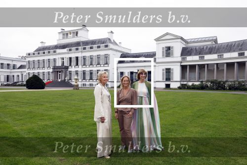 Soestdijk 11 oktober 2023
 Prinses Margarita de Bourbon de Parme poseert voorafgaand aan de opening van de tentoonstelling De vrouwen van Soestdijk op Paleis Soestdijk. In de tentoonstelling staan de vrouwen die het paleis gevormd hebben en er verbleven centraal, onder wie koningin Juliana, koningin-regentes Emma van Waldeck-Pyrmont . Nicole Uniquole Maya Meijer en Prinses Margarita