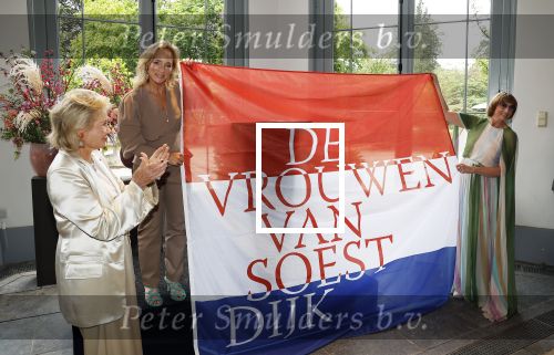 Soestdijk 11 oktober 2023
 Prinses Margarita de Bourbon de Parme poseert voorafgaand aan de opening van de tentoonstelling De vrouwen van Soestdijk op Paleis Soestdijk. In de tentoonstelling staan de vrouwen die het paleis gevormd hebben en er verbleven centraal, onder wie koningin Juliana, koningin-regentes Emma van Waldeck-Pyrmont . Nicole Uniquole Maya Meijer en Prinses Margarita
