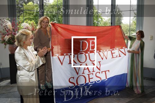 Soestdijk 11 oktober 2023
 Prinses Margarita de Bourbon de Parme poseert voorafgaand aan de opening van de tentoonstelling De vrouwen van Soestdijk op Paleis Soestdijk. In de tentoonstelling staan de vrouwen die het paleis gevormd hebben en er verbleven centraal, onder wie koningin Juliana, koningin-regentes Emma van Waldeck-Pyrmont . Nicole Uniquole Maya Meijer en Prinses Margarita