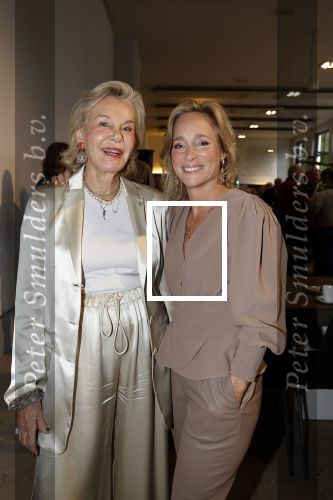Soestdijk 11 oktober 2023
 Prinses Margarita de Bourbon de Parme poseert voorafgaand aan de opening van de tentoonstelling De vrouwen van Soestdijk op Paleis Soestdijk. In de tentoonstelling staan de vrouwen die het paleis gevormd hebben en er verbleven centraal, onder wie koningin Juliana, koningin-regentes Emma van Waldeck-Pyrmont . Nicole Uniquole Maya Meijer en Prinses Margarita