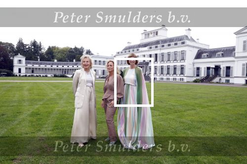 Soestdijk 11 oktober 2023
 Prinses Margarita de Bourbon de Parme poseert voorafgaand aan de opening van de tentoonstelling De vrouwen van Soestdijk op Paleis Soestdijk. In de tentoonstelling staan de vrouwen die het paleis gevormd hebben en er verbleven centraal, onder wie koningin Juliana, koningin-regentes Emma van Waldeck-Pyrmont . Nicole Uniquole Maya Meijer en Prinses Margarita