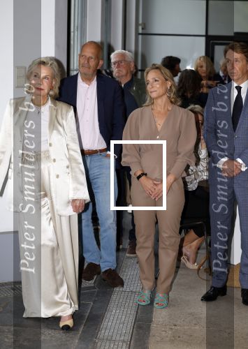 Soestdijk 11 oktober 2023
 Prinses Margarita de Bourbon de Parme poseert voorafgaand aan de opening van de tentoonstelling De vrouwen van Soestdijk op Paleis Soestdijk. In de tentoonstelling staan de vrouwen die het paleis gevormd hebben en er verbleven centraal, onder wie koningin Juliana, koningin-regentes Emma van Waldeck-Pyrmont .Prinses Margarita en Cees Wijburg