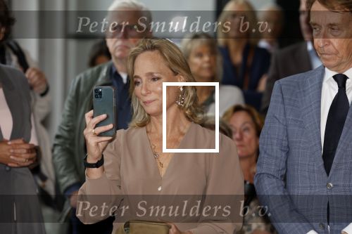 Soestdijk 11 oktober 2023
 Prinses Margarita de Bourbon de Parme poseert voorafgaand aan de opening van de tentoonstelling De vrouwen van Soestdijk op Paleis Soestdijk. In de tentoonstelling staan de vrouwen die het paleis gevormd hebben en er verbleven centraal, onder wie koningin Juliana, koningin-regentes Emma van Waldeck-Pyrmont .Prinses Margarita en Cees Wijburg