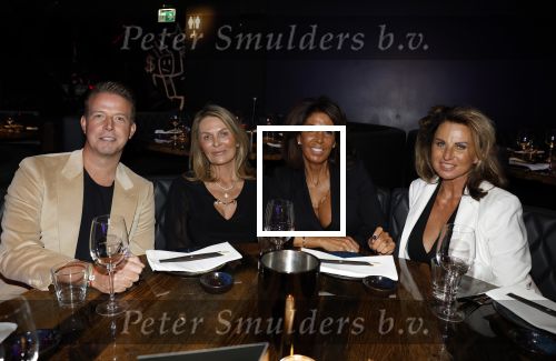Amsterdam 28 september 2023
Premiere Hans Klok bij the Harbour Club.
rachel Hazes kwam met Jeanine Heruer en Jacqueline Laats