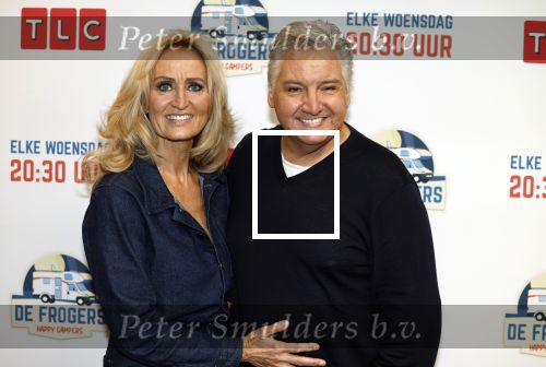 Amsterdam 31 oktober 2023
Danny Froger met partner Ann Dominique Wilten en dochter Fallon, Maxim Froger met partner Ruby van Wanrooij, Natasja Froger met partner Rene Froger, Didier Froger met partner Sammy Verheij en Natascha Froger met partner Matthijs met dochters tijdens de speciale Lunch Screening van De Frogers: Happy Campers van TLC bij Outside Inn te Amsterdam