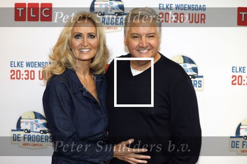Amsterdam 31 oktober 2023
Danny Froger met partner Ann Dominique Wilten en dochter Fallon, Maxim Froger met partner Ruby van Wanrooij, Natasja Froger met partner Rene Froger, Didier Froger met partner Sammy Verheij en Natascha Froger met partner Matthijs met dochters tijdens de speciale Lunch Screening van De Frogers: Happy Campers van TLC bij Outside Inn te Amsterdam