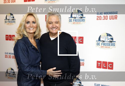 Amsterdam 31 oktober 2023
Danny Froger met partner Ann Dominique Wilten en dochter Fallon, Maxim Froger met partner Ruby van Wanrooij, Natasja Froger met partner Rene Froger, Didier Froger met partner Sammy Verheij en Natascha Froger met partner Matthijs met dochters tijdens de speciale Lunch Screening van De Frogers: Happy Campers van TLC bij Outside Inn te Amsterdam.