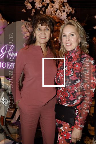 Amsterdam 23 oktober 2023
Presentatie nieuwe cover Kek Mama op event van Friends of the brands in het Lido . Renee Fokker en Hadewich Minis