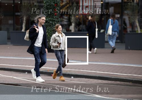 Amsterdam 28 oktober 2023
Rob v d Wouw met dochter in Amsterdam zuid.