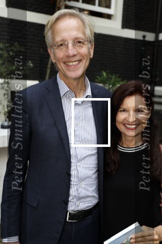 Amsterdam 10 oktober 2023
Presentatie boek moeders van Esther Goedegebuure bij het West Indisch huis. Robbert Dijkgraaf en zijn vrouw Pia de Jong