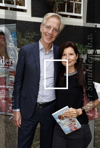 Amsterdam 10 oktober 2023
Presentatie boek moeders van Esther Goedegebuure bij het West Indisch huis. Robbert Dijkgraaf en zijn vrouw Pia de Jong
