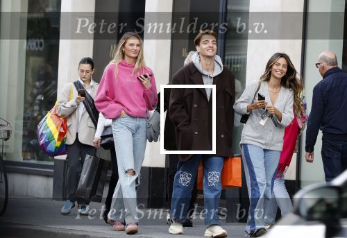 Amsterdam 5 oktober 2023
Robbert Rodenburg Romee Strijd en Monica Geuze op straat in Amsterdam zuid.