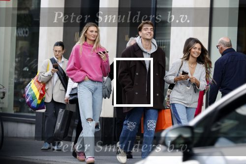 Amsterdam 5 oktober 2023
Robbert Rodenburg Romee Strijd en Monica Geuze op straat in Amsterdam zuid.