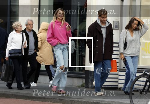 Amsterdam 5 oktober 2023
Robbert Rodenburg Romee Strijd en Monica Geuze op straat in Amsterdam zuid.