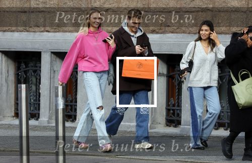 Amsterdam 5 oktober 2023
Robbert Rodenburg Romee Strijd en Monica Geuze op straat in Amsterdam zuid.