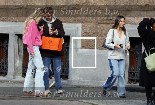 Amsterdam 5 oktober 2023
Robbert Rodenburg Romee Strijd en Monica Geuze op straat in Amsterdam zuid.