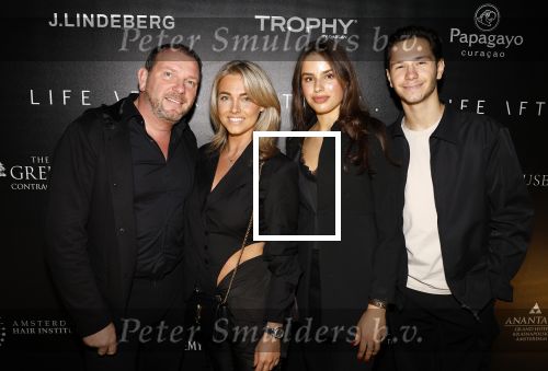 Amsterdam 30 oktober 2023
Life after Football gala LAF in grand Hotel Krasnapolsky. Robert leroy keam met zijn vriendin Jamie de Boer en zoon Joshua