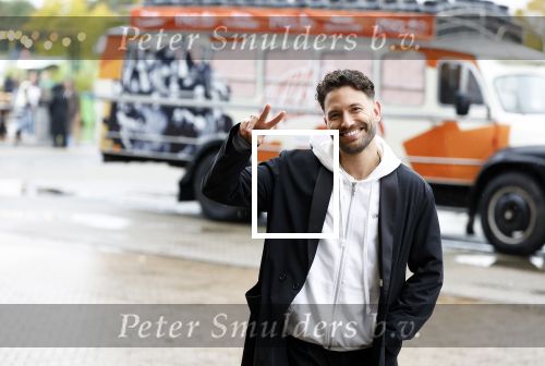 Arnhem 20 oktober 2023
Concert the streamers in het gelredome .
Deelnemers oa Susan en Freek Ronnie Flex Guus Meeuwis Nick Schilder Simon Keizer Diggy Dex Kraantje pappie Roel v Velzen Snelle Danny Vera Flemming Claude Paul de Leeuw Zoe Tauran en Frank Lammers .